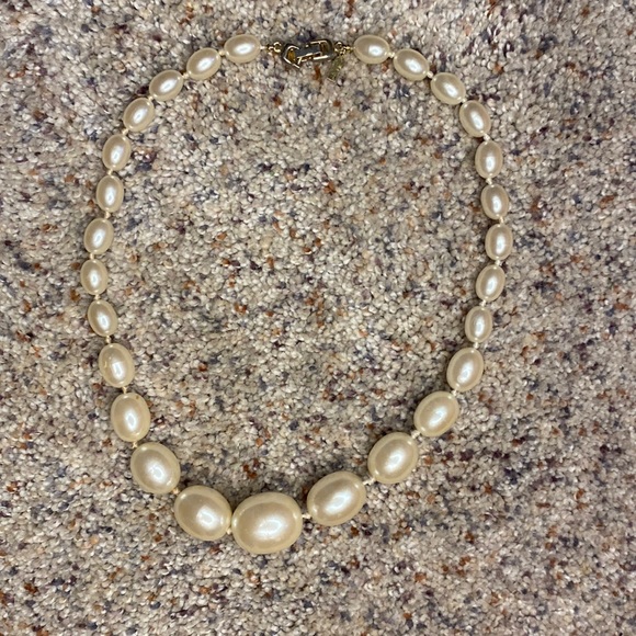 Vintage Marvella Faux Pearl Necklace - Picture 2 of 3